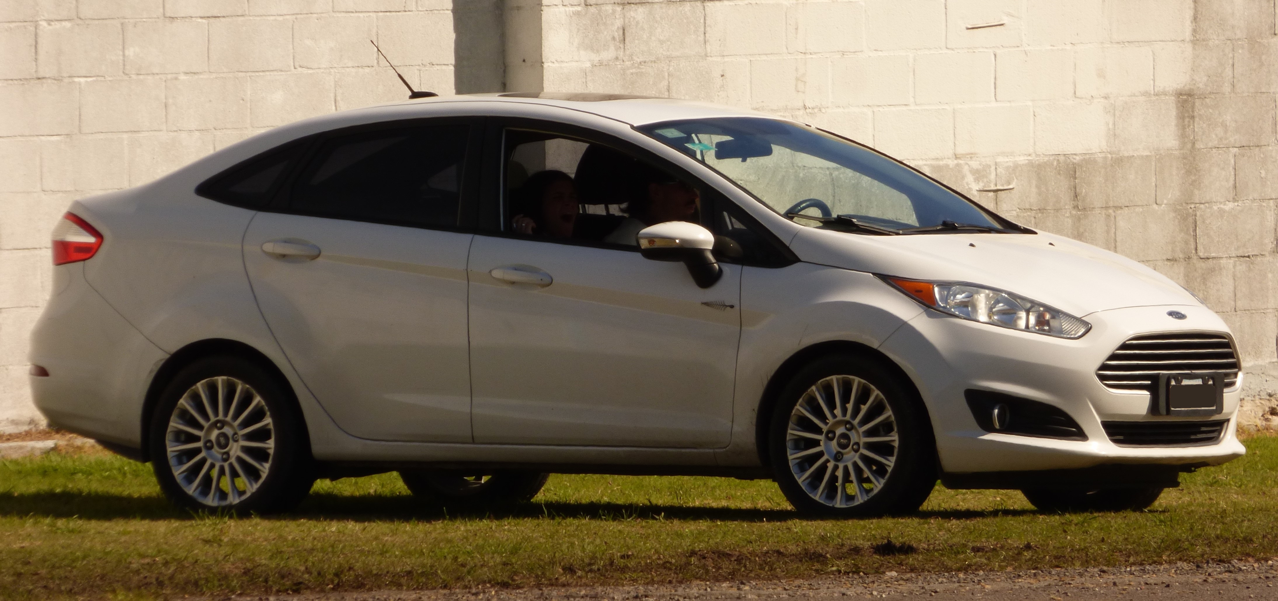 FORD FIESTA KINETIC SE